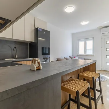 Two-bedroom Viktoria Appartement *